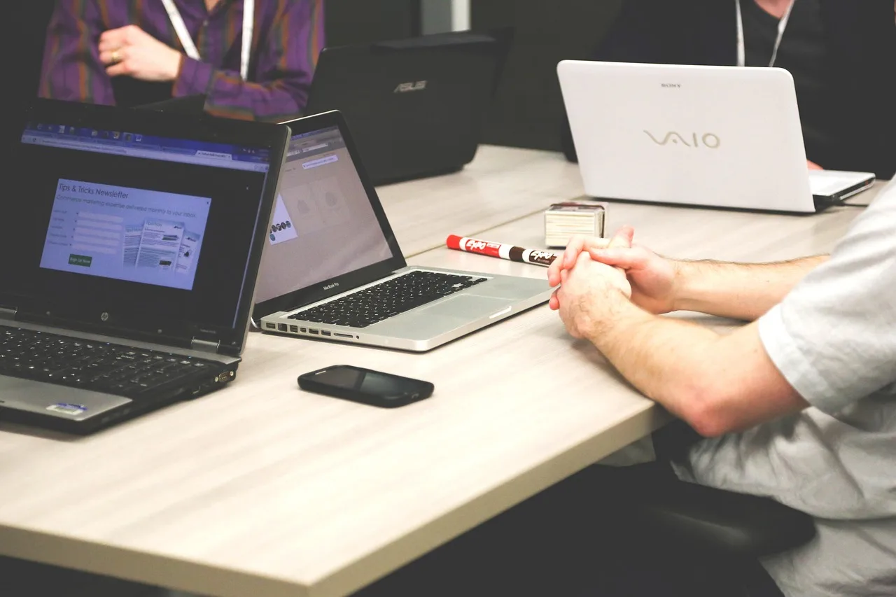 laptops, meeting, businessmen, coworkers, colleagues, business meeting, conference room, meeting room, startup, start-up, notebooks, creative, company, silicon valley, modern, office, conference, table, discussion, business, team, computers, desk,…